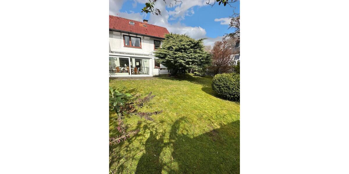 Doppelhaushälfte Düsseldorf Stadtbezirk 6 - 5 Zimmer, 146 m&sup2;, 2.600&euro; | Angebot:26051077