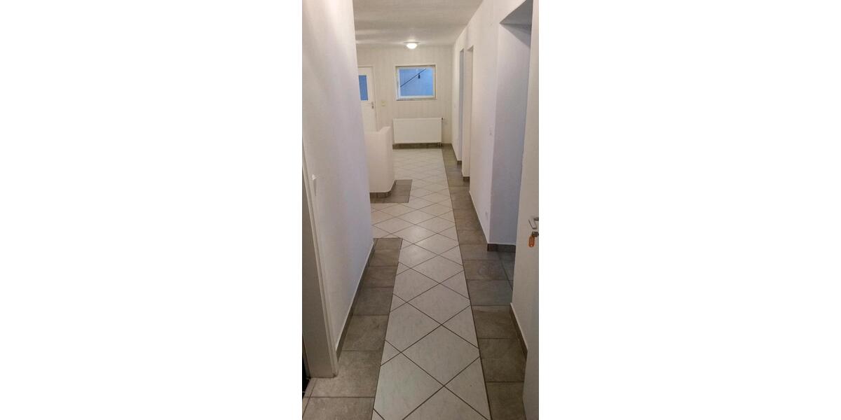 Etagenwohnung Dorfen - 4 Zimmer, 100 m&sup2;, 1.500&euro; | Angebot:25397685