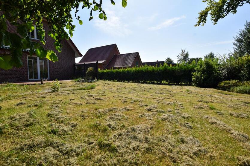 Doppelhaushälfte mit Garage und Gartenhaus in ruhiger Lage in der Stadt Friesoythe zimmer