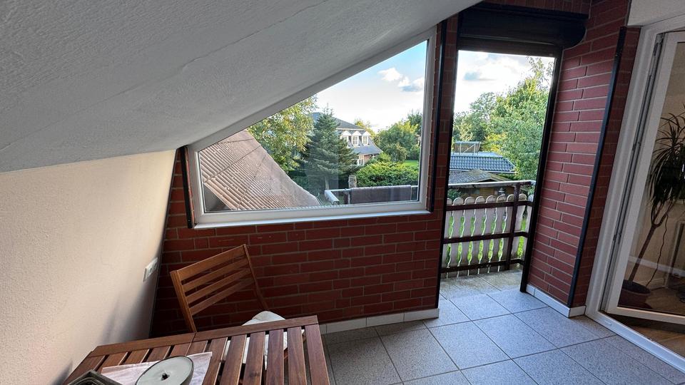 Dachgeschoßwohnung Trittau - 2 Zimmer, 80 m&sup2;, 1.100&euro; | Angebot:26663280