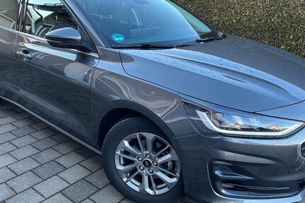 Ford Focus 48.000 km 19.990 &euro; Dinkelscherben 86424