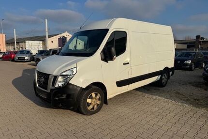 Nissan NV400