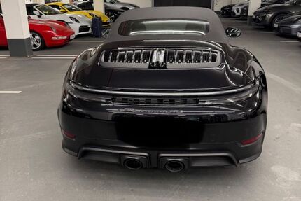 Porsche 992 9.400 km 187.654 &euro; Stuttgart 70176