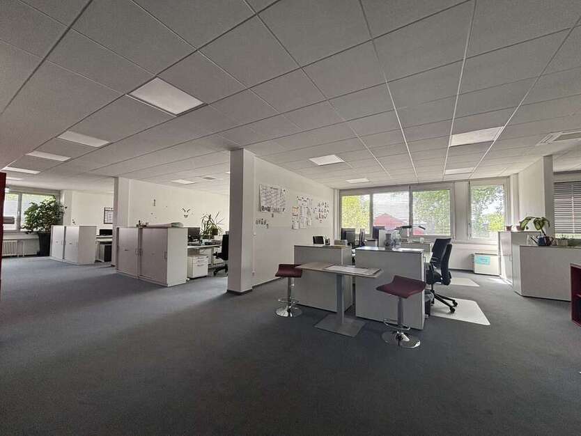Büro in Berlin 4.081,32 € 302.32 m²