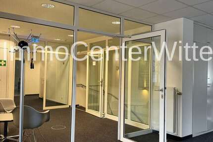 Büro in Pinneberg 5.399,55 € 359.57 m² zimmer