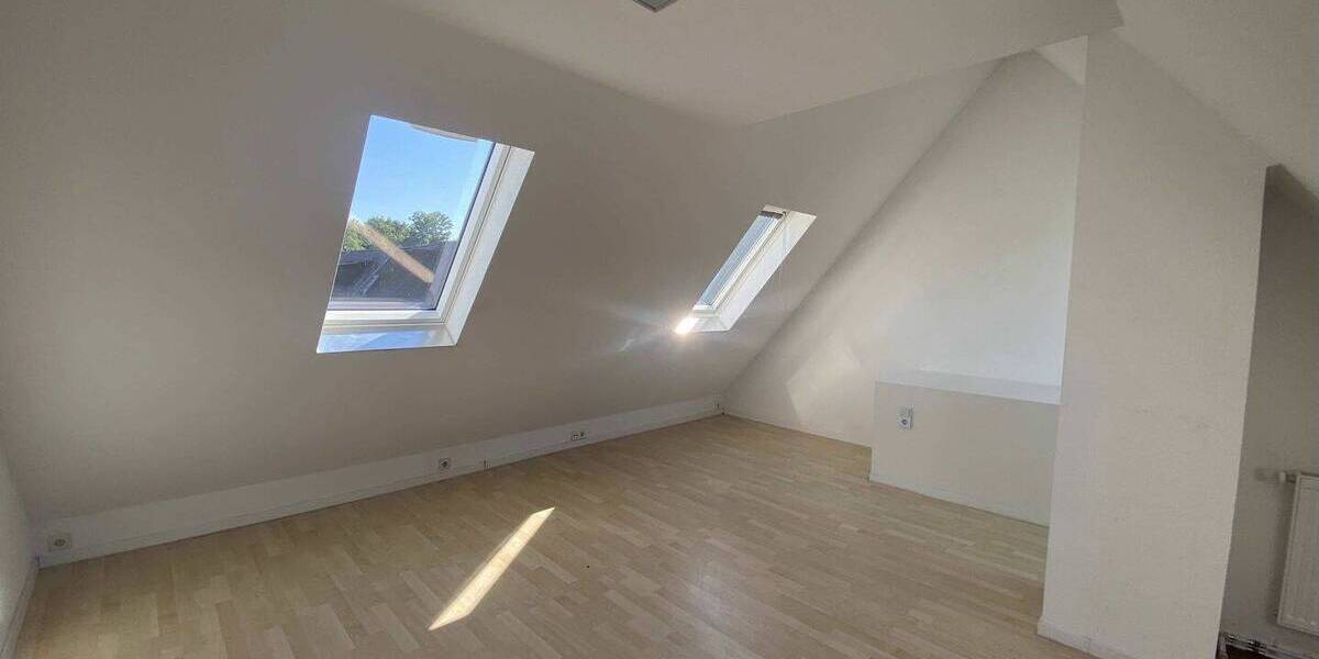 Reihenmittelhaus Nürnberg Röthenbach b Schweinau - 3 Zimmer, 100 m&sup2;, 1.250&euro; | Angebot:26797319