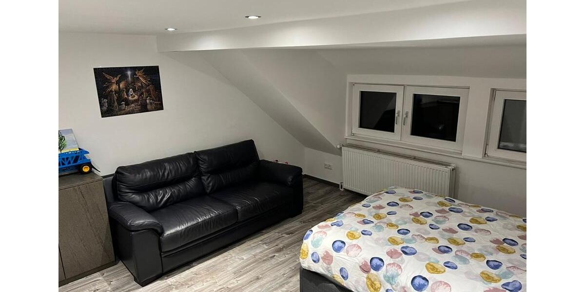 Großzügiges Haus mit eigenem Garten zu Vermieten 4 zimmer