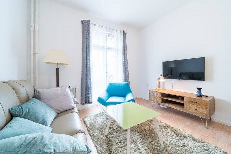LuxusWohnung mit zwei Zimmern!