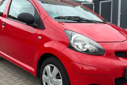 Toyota Aygo (X) 96.000 km 2.590 &euro; Magdeburg 39112