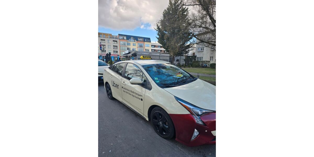 Toyota Prius 242.000 km 10.400 &euro; Berlin 10117