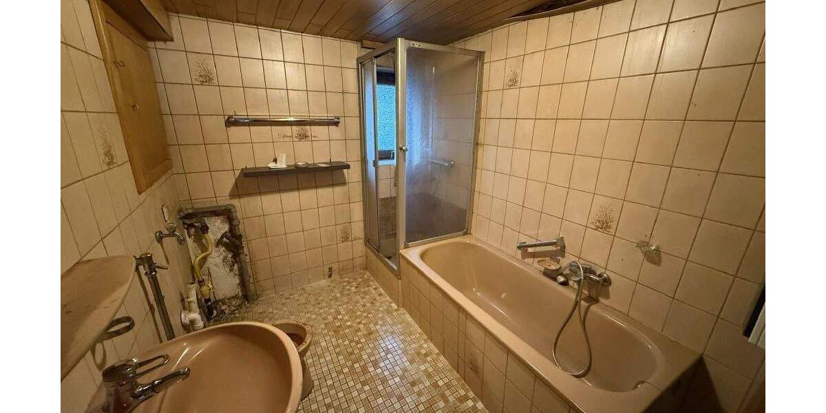 Einfamilienhaus Quierschied Göttelborn - 7 Zimmer, 123 m&sup2;, 99.000&euro; | Angebot:24838473