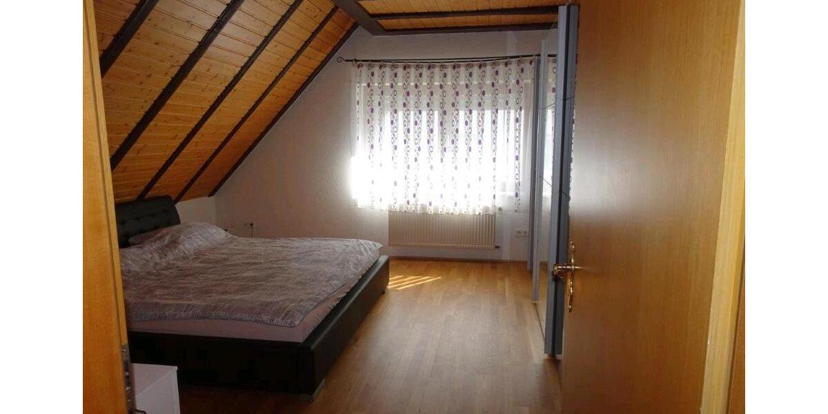 Maisonettenwohnung Dornstadt - 5 Zimmer, 135 m&sup2;, 1.300&euro; | Angebot:25097137