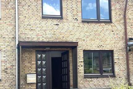 Haus Reinfeld - 3.5 Zimmer, 105 m&sup2;, 281.000&euro; | Angebot:27013775