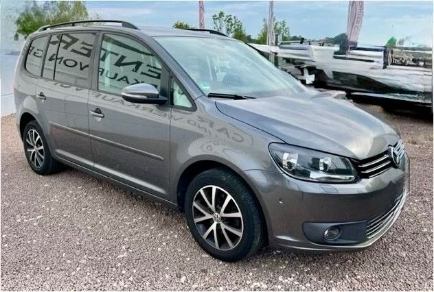 VW Touran 152.000 km 7.549 &euro; Rötha 04571