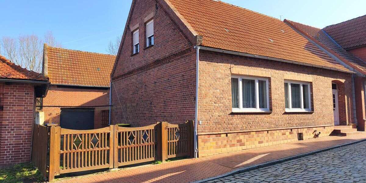 Einfamilienhaus Dömitz - 4 Zimmer, 120 m&sup2;, 100.000&euro; | Angebot:25935459