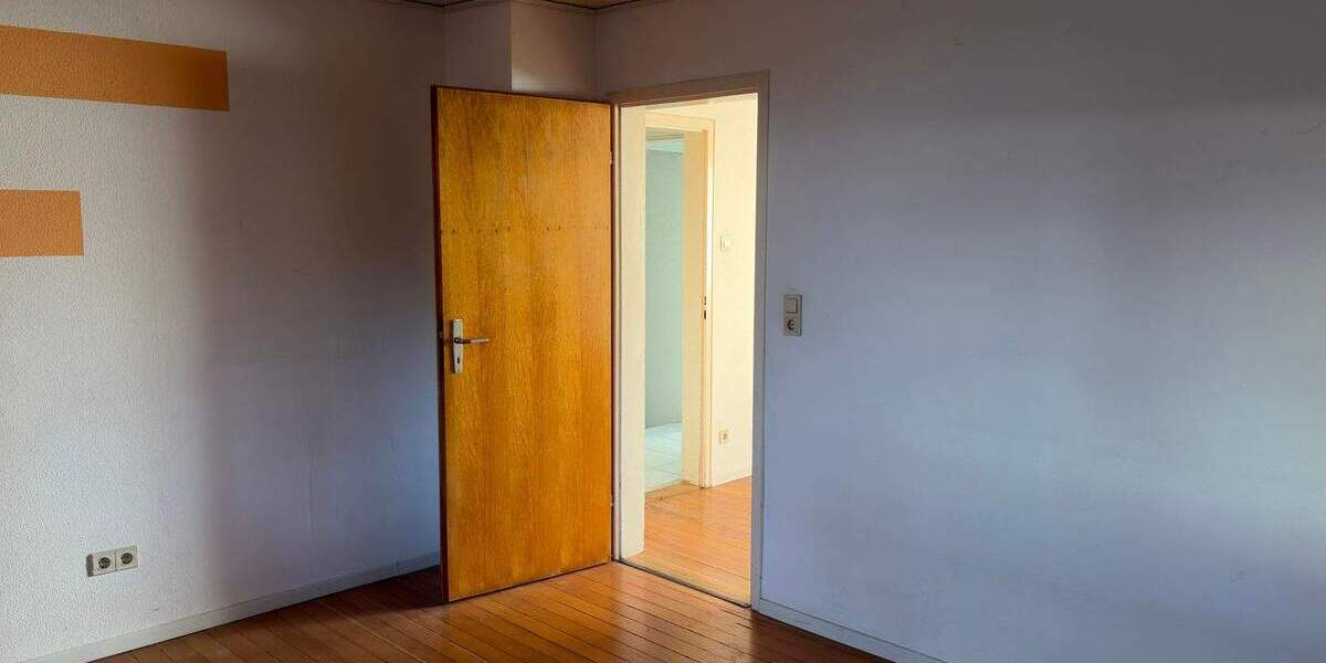 Doppelhaushälfte Neckarsulm - 8 Zimmer, 170 m&sup2;, 370.000&euro; | Angebot:25774647