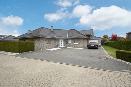 Geräumiger Bungalow in zentraler, ruhiger Seitenstraße am Untenende von Papenburg! - Haus Papenburg | Angebot:23661314