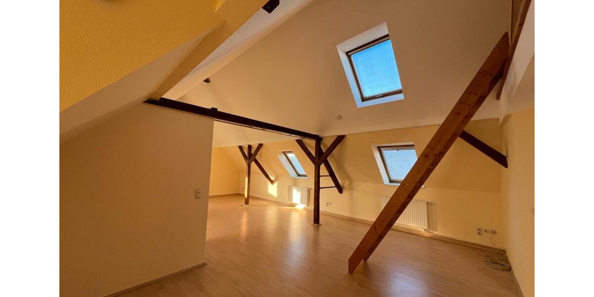Dachgeschoßwohnung Riesa - 3 Zimmer, 92 m&sup2;, 665&euro; | Angebot:26661289