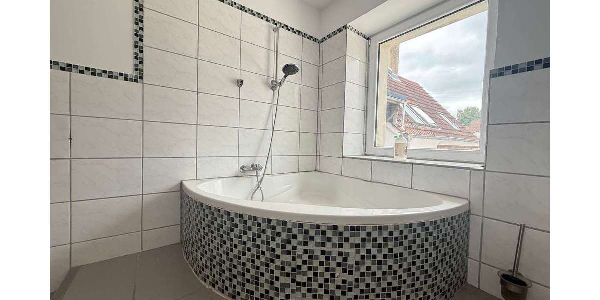 Großzügige 4-Zimmer-Wohnung mit großer Terrasse in Bexbach - Terrassenwohnung Bexbach | Angebot:27108964