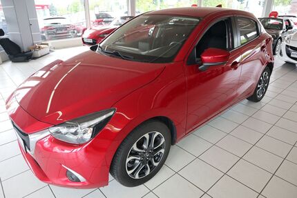 Mazda 2 42.000 km 12.910 &euro; Wiesbaden 65199