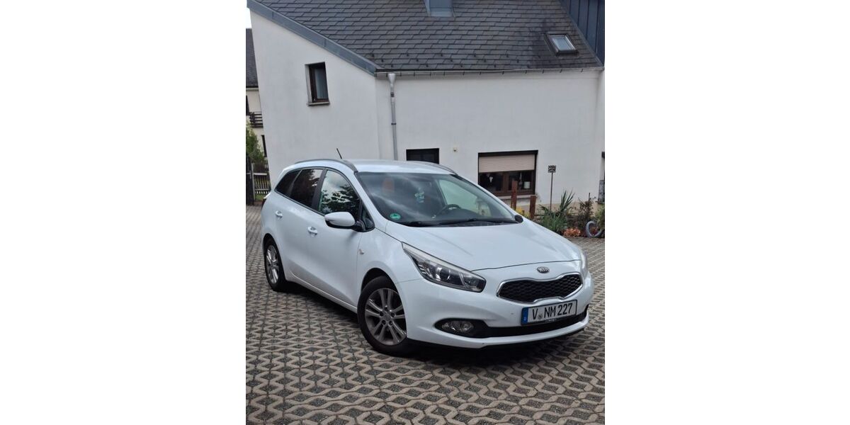 Kia ceed Sportswagon 105.000 km 6.800 &euro; Tirpersdorf 08606