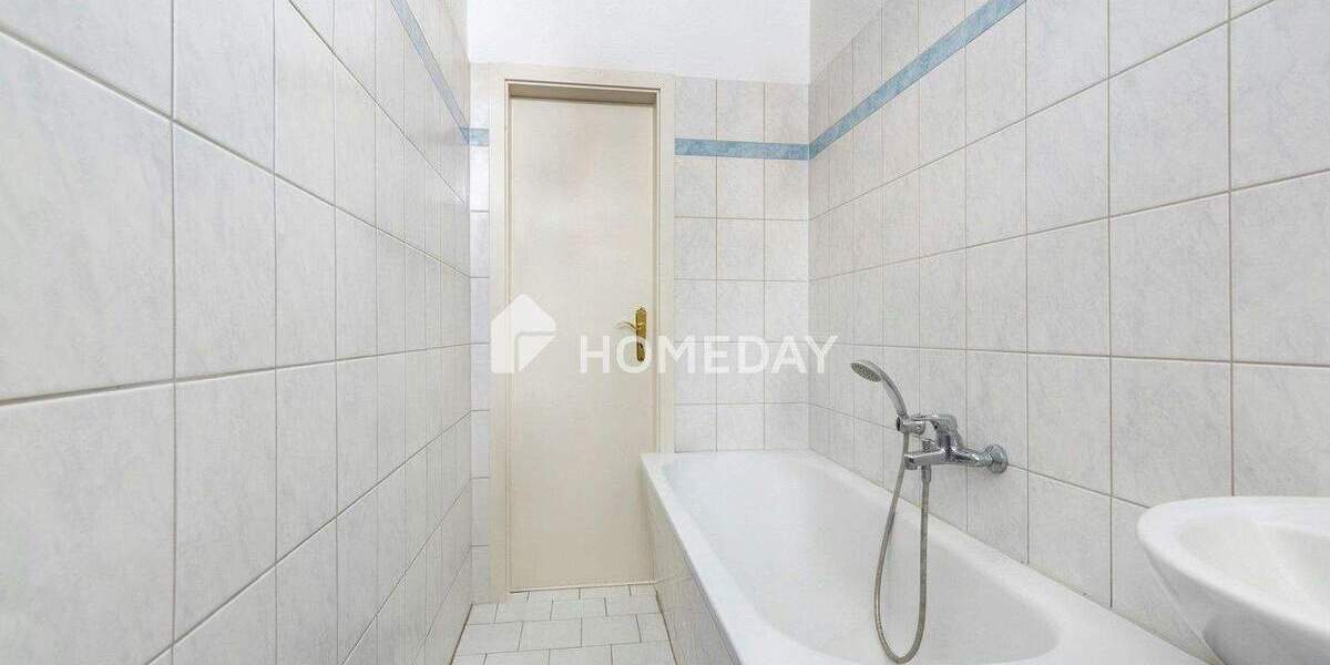 Charmante 1-Zimmer-Altbauwohnung mit Balkon in zentraler Lage 1 zimmer