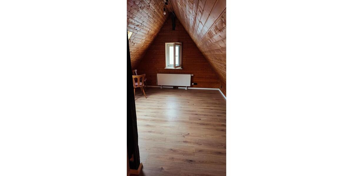 Dachgeschoßwohnung Villingen-Schwenningen Schwenningen - 1 Zimmer, 20 m&sup2;, 350&euro; | Angebot:25304433