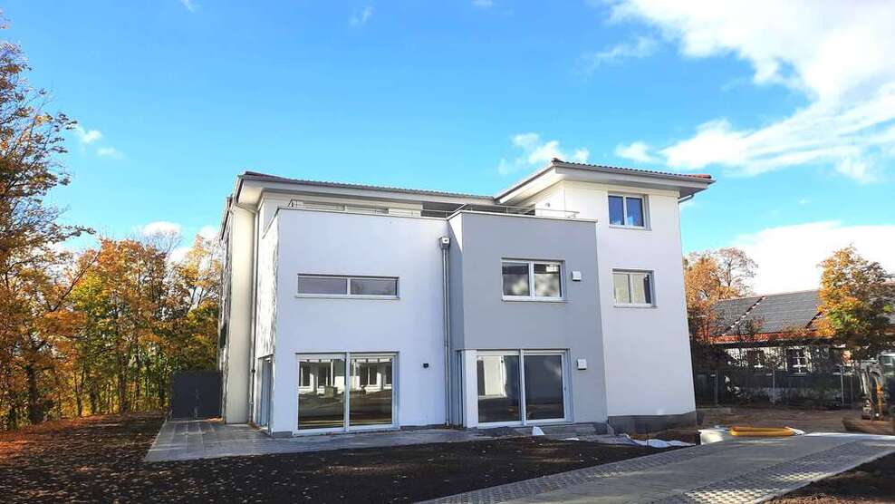 Haus zum Mieten in Unterföhring 5.900 € 337 m² 7 zimmer