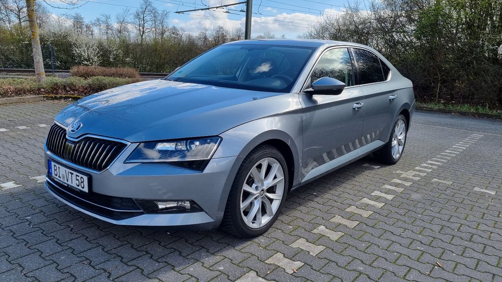 Skoda Superb 88.111 km 16.350 &euro; Bielefeld 33609