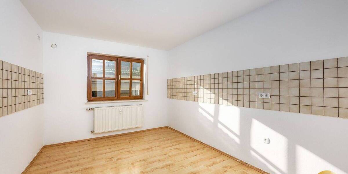 Einfamilienhaus Riedenburg - 9 Zimmer, 204 m&sup2;, 599.000&euro; | Angebot:25775983