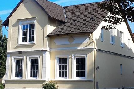 Haus Ahrensburg - 7 Zimmer, 188 m&sup2;, 3.190&euro; | Angebot:26582178