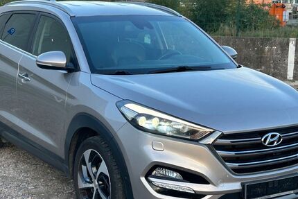 Hyundai TUCSON 195.000 km 11.200 &euro; Flensburg 24941