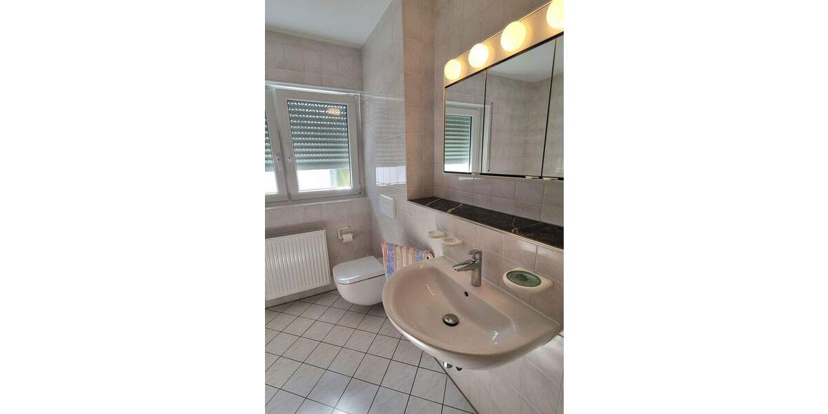 Etagenwohnung Bochum Höntrop - 3 Zimmer, 118 m&sup2;, 1.180&euro; | Angebot:24648767
