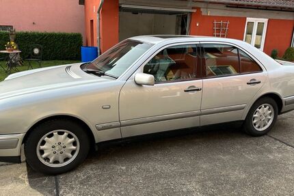 Mercedes-Benz E 230 236.500 km 3.500 &euro; Poppenhausen 97490