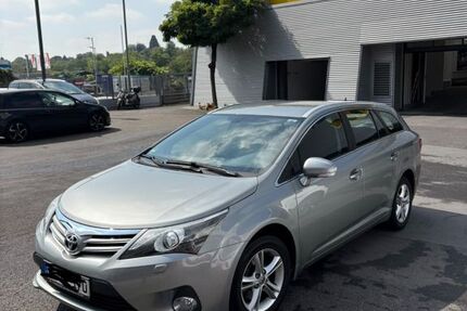 Toyota Avensis 95.000 km 10.499 &euro; Wiesbaden 65207