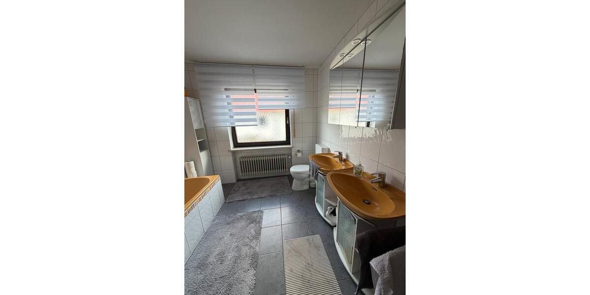 Reihenhaus Günzburg - 5 Zimmer, 140 m&sup2;, 1.500&euro; | Angebot:26062485