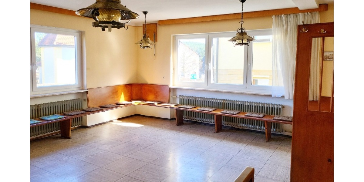 Wohnhaus mit ehemaliger Gastwirtschaft und Scheune in Leups bei Pegnitz zu verkaufen. - Zweifamilienhaus Pegnitz | Angebot:27082967