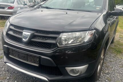 Dacia Sandero 131.000 km 5.400 &euro; Kassel 34123