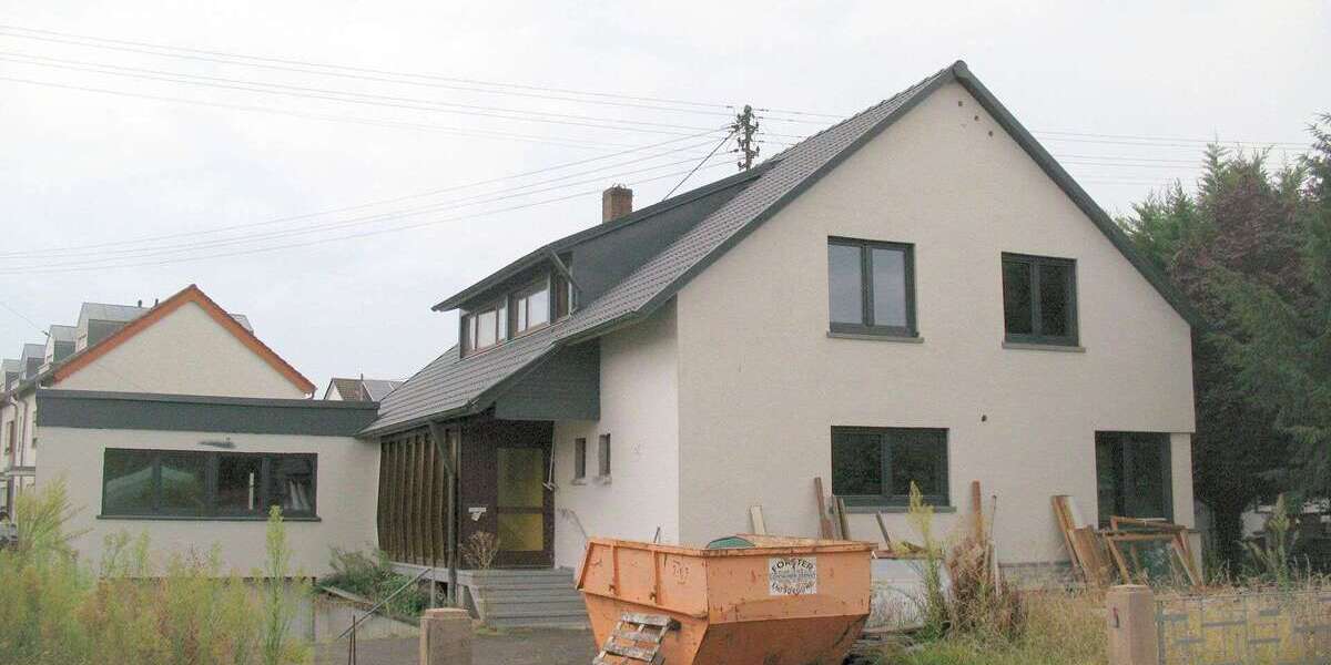 Haus zum Kaufen in Herbolzheim 859.000 € 253.3 m² 9 zimmer