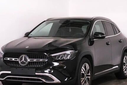Mercedes-Benz GLA 180 16.900 km 35.440 &euro; Parchim 19370
