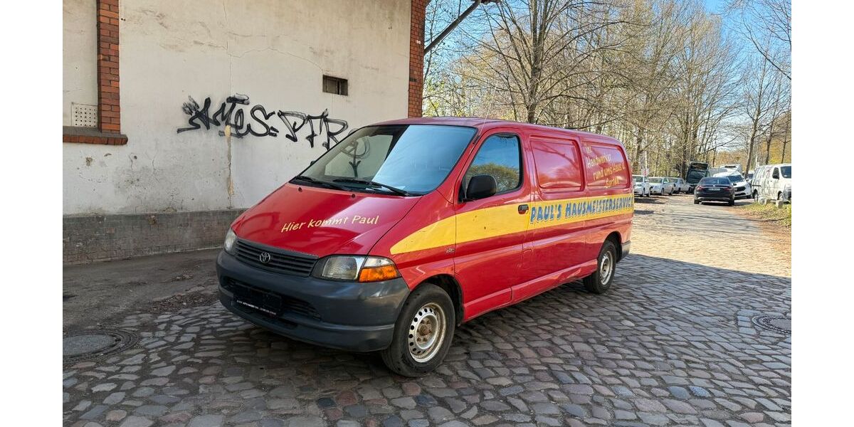 Toyota Hiace 175.488 km 7.400 &euro; HAMBURG 22113