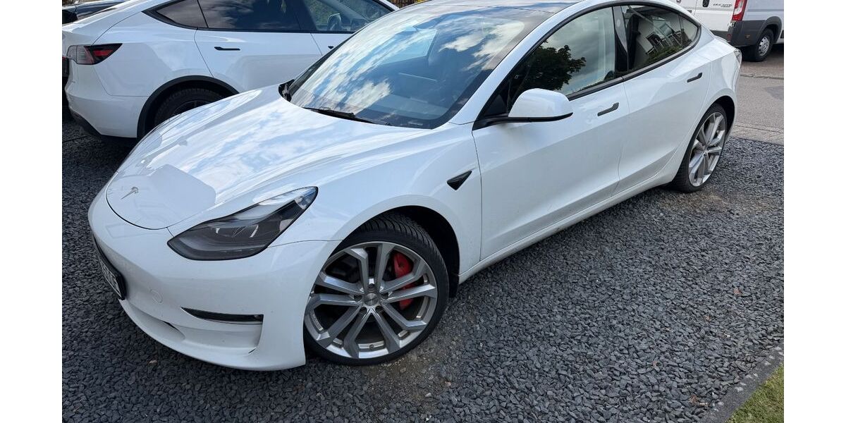 Tesla Model 3 42.000 km 34.999 &euro; Overath 51491