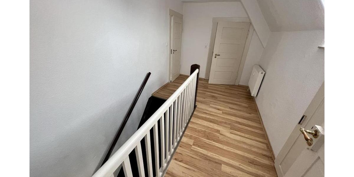 Pölzig! 2 Zimmer Wohnung mit Einbauküche und Charme! - Dachgeschoßwohnung Pölzig Sachsenroda | Angebot:26820836