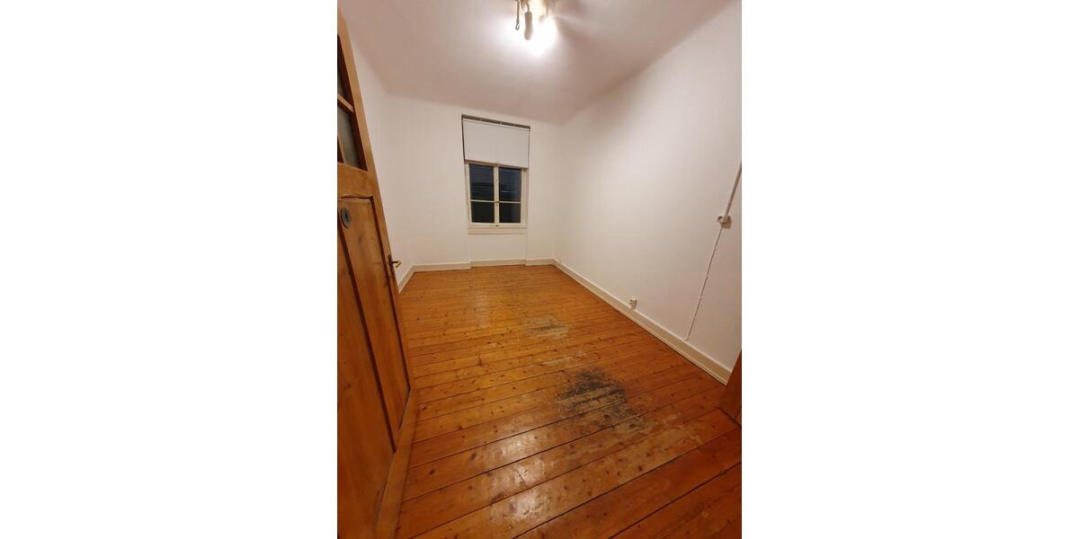 2-Zimmer-Hinterhauswohnung im urgetreuen Altbaustil 2 zimmer