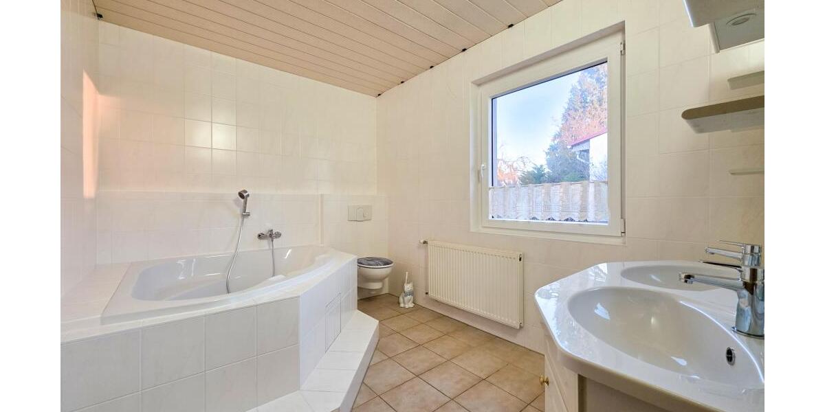 Einfamilienhaus in ruhiger Stadtrandlage von Gera – solides Haus mit Potenzial! *Provisionsfrei! - Einfamilienhaus Gera Leumnitz | Angebot:26376586