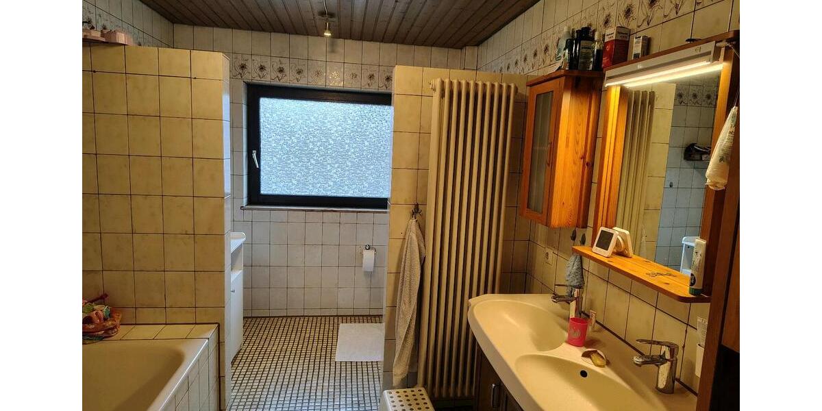 Reihenhaus Bretten - 4.5 Zimmer, 140 m&sup2;, 1.400&euro; | Angebot:24565196