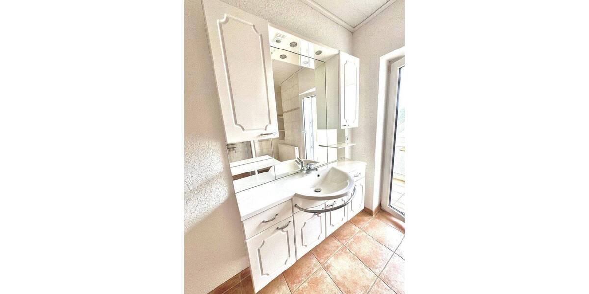Etagenwohnung Aue - 2 Zimmer, 70 m&sup2;, 395&euro; | Angebot:26800585