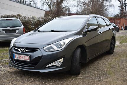 Hyundai i40 184.000 km 4.990 &euro; Köln 51105