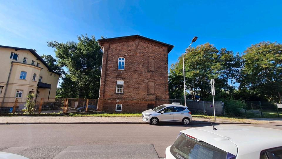 Einfamilienhaus Staßfurt - 15 Zimmer, 300 m&sup2;, 70.000&euro; | Angebot:26658380