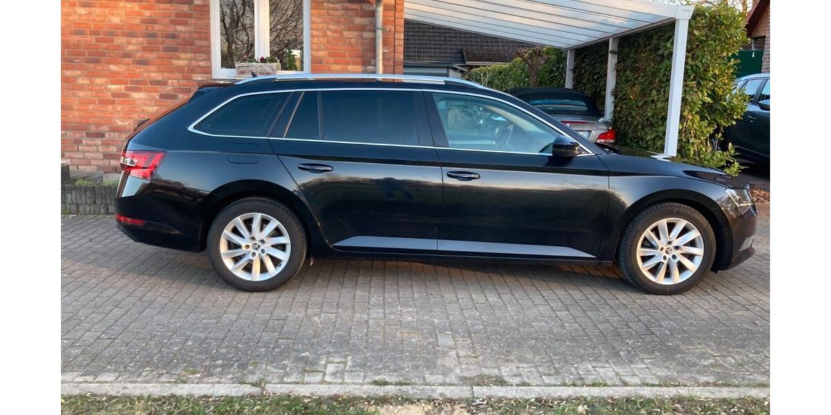 Skoda Superb 280.000 km 11.000 &euro; Lübeck 23556